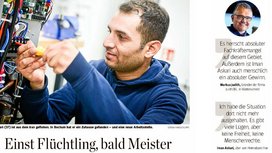 Ein Mann arbeitet konzentriert an einem elektrischen Gerät, während er Kabel und Drähte sorgfältig verbindet.