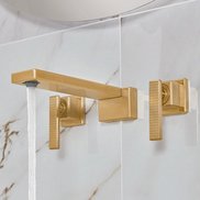 Eine Waschbeckenarmatur in der Farbe Gold